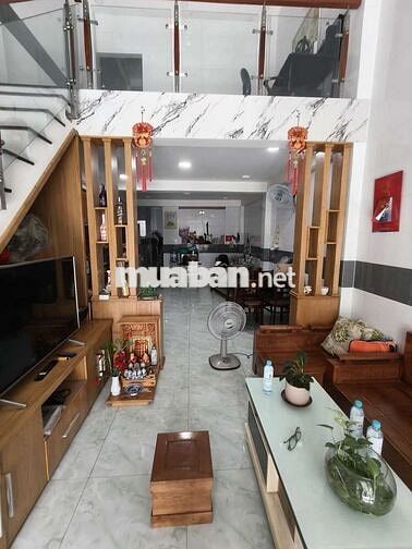 Nhà 1 trệt 1 lửng KP 3 Thị Trấn Bến Lức 