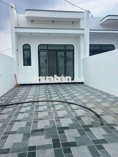 nhà 3 phòng ngủ dt 5x32,5mv có thổ cư giá 1ty,390