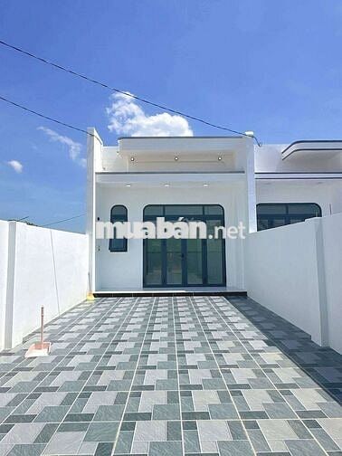 nhà 3 phòng ngủ dt 5x32,5mv có thổ cư giá 1ty,390