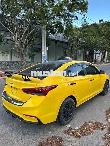 Hyundai Accent Vàng