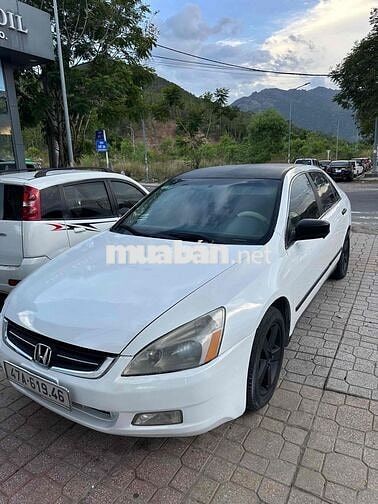 Honda Accord Trắng