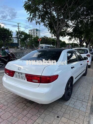 Honda Accord Trắng