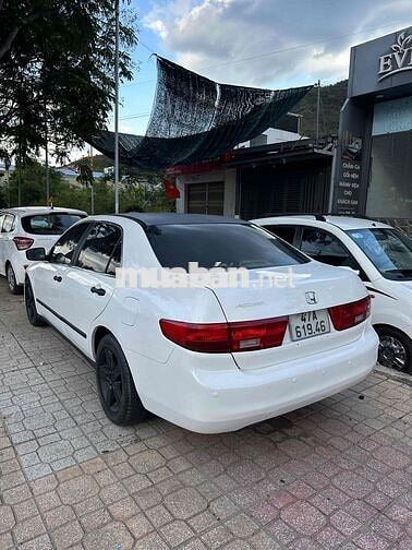 Honda Accord Trắng