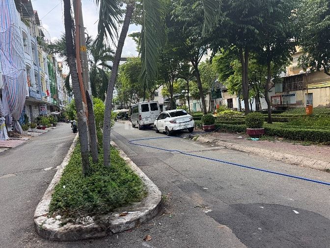 Bán Nhà  4x16m kết cấu 3 lầu, KDC Cao Lõ P4Q8