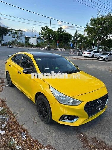 Hyundai Accent Vàng