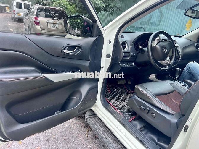 Nissan Navara 2019 Black Edition Trắng