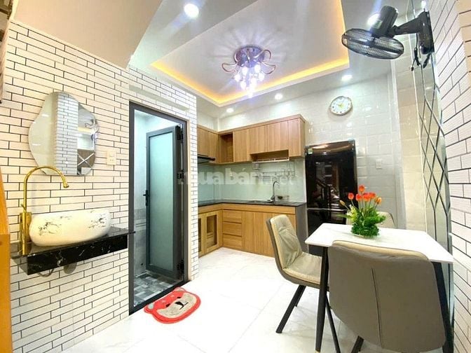 3 Tỷ 8 - Bán nhà HXH Đường Dương Quảng Hàm, Gần CV Văn Hóa, SHR.