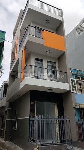 Bán nhà đẹp đường Bạch Đằng ngay trung tâm thành phố Quy Nhơn.