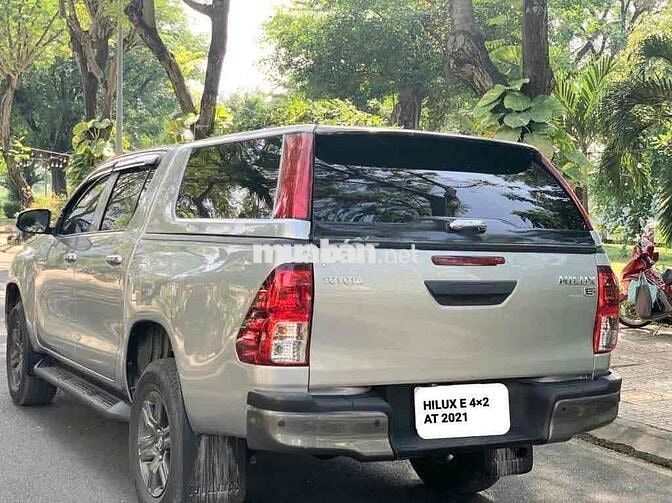 Toyota Hilux E 4x2 AT 2021 Bạc