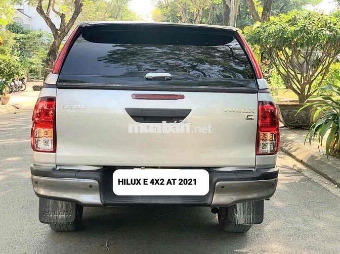 Toyota Hilux E 4x2 AT 2021 Bạc