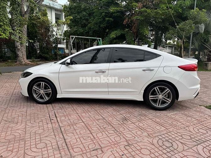 Hyundai Elantra 2018 Sport 1.6 turbo AT