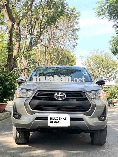 Toyota Hilux E 4x2 AT 2021 Bạc