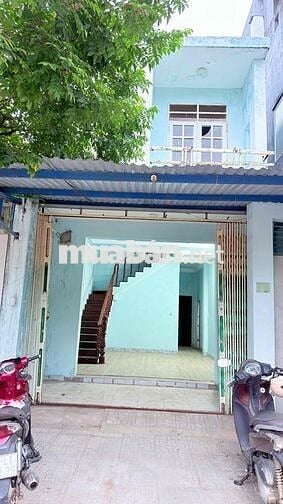 Nhà mặt tiền khu buôn bán, dân cư đông đúc, ngay trung tâm