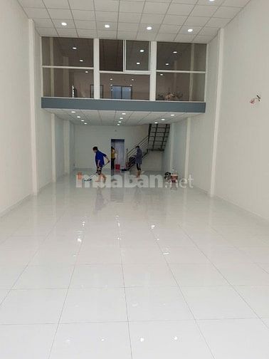 BÁN GẤP NHÀ MẶT TIỀN HÒA BÌNH,  ĐỐI DIỆN CV NƯỚC ĐẦM SEN, QUẬN 11