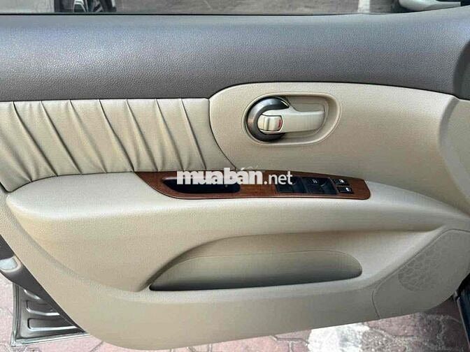 Nissan Grand Livina 8 chỗ Số tự động
