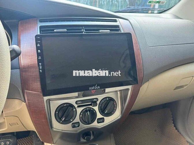 Nissan Grand Livina 8 chỗ Số tự động