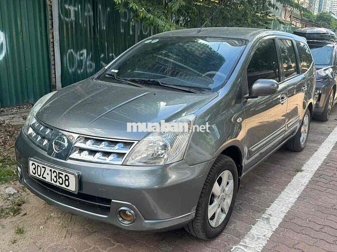 Nissan Grand Livina 8 chỗ Số tự động