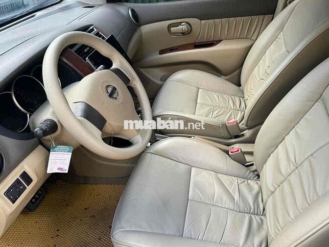 Nissan Grand Livina 8 chỗ Số tự động