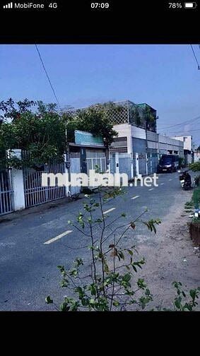 bán nhà mặt tiền thị trấn hóc môn