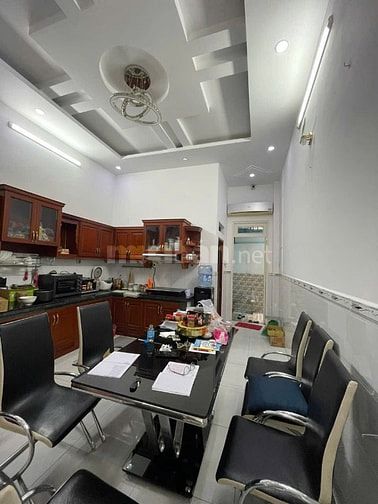 Nhà đẹp khu tên lửa, DT: 4x20.1m Trệt 2 lầu sân thượng giá 7.9tỷ TL