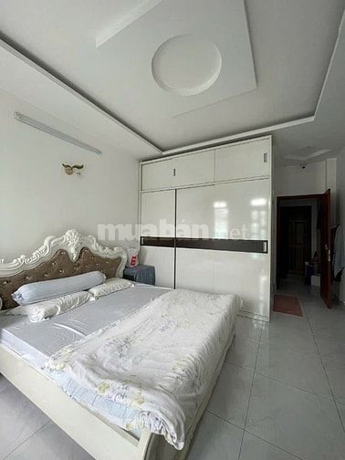 Nhà đẹp khu tên lửa, DT: 4x20.1m Trệt 2 lầu sân thượng giá 7.9tỷ TL