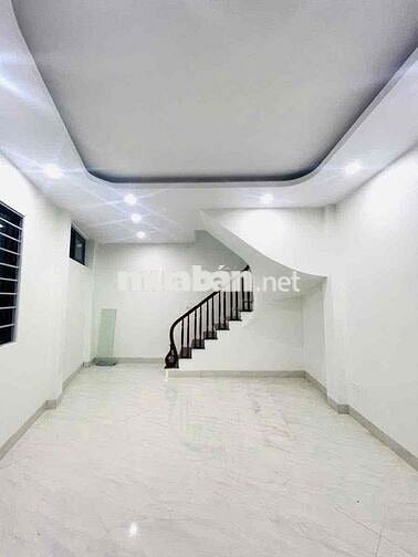 Phân lô phố Trịnh Đình Cửu 40m2 x5T giá nhỉnh 8 tỷ sổ CC KD có TL