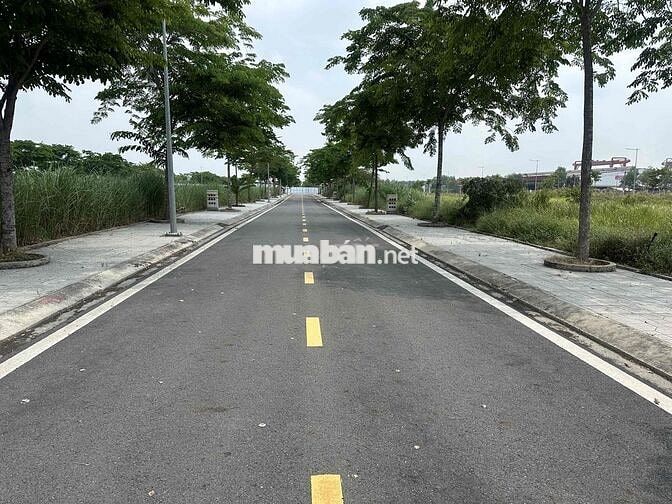 bán gấp lô đất 70m2 sổ sẵn.ở dự án Dragon Pearl giá 1tỷ250(full giá)