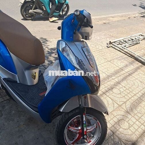 Honda Lead Xám