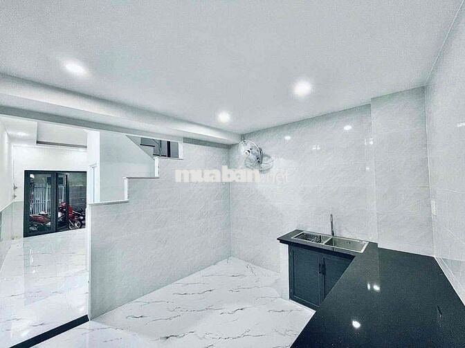cần bán gấp nhà hẻm xe hơi 15m