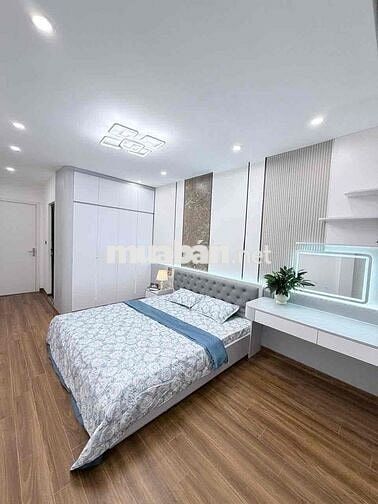 Gần ô tô và bãi gửi xe phố Trần Khát chân 35m2 x5T giá nhỉnh 7 tỷ sổ C