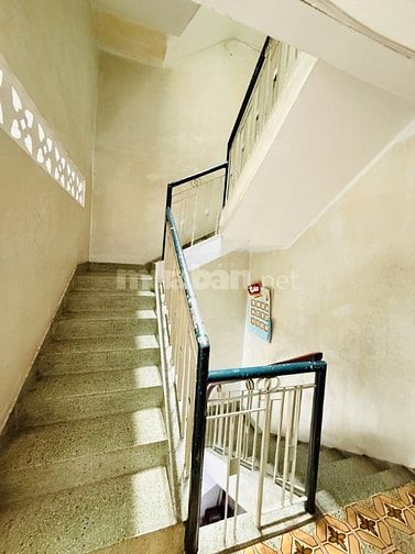 Bán nhà hxh đậu ngày đêm lê đại hành q11 - 4m/4,2m x 13m chỉ 9,8 tỷ