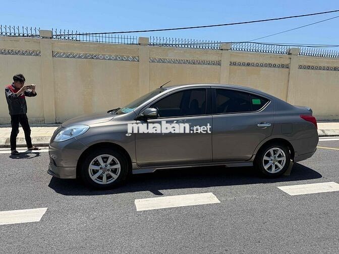 Nissan Sunny Nâu 5 chỗ
