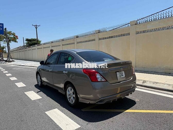 Nissan Sunny Nâu 5 chỗ