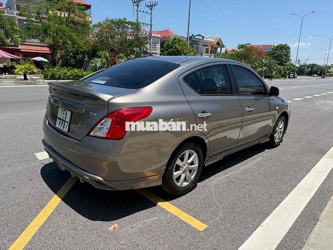 Nissan Sunny Nâu 5 chỗ