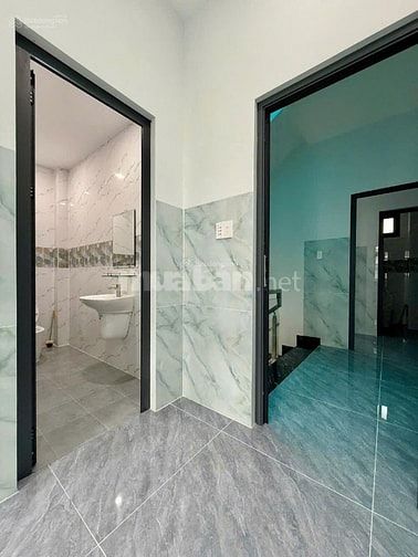 700tr sở hữu ngay nhà 1 trệt 2 lầu tại hồ Chí Minh