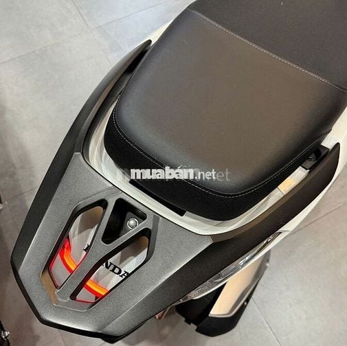 Honda Lead 125 Tiêu Chuẩn 2025 Trắng