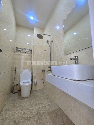NGỘP BANK GIẢM 1 TỶ- Bán nhà Trường CHinh- 4x14- 5 tầng- 5PN, 6WC MỚI