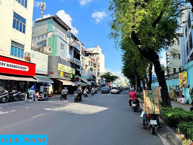BÁN NHÀ MẶT TIỀN KINH DOANH : 578 SƯ VẠN HẠNH - P. 10 - Q. 10 - TPHCM