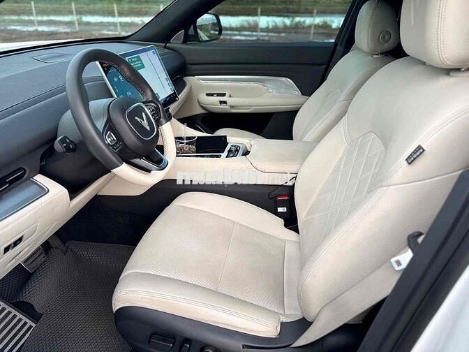 Xe điện VinFast VF9 Plus 2025 Trắng
