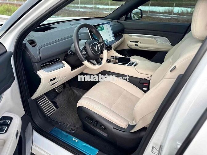 Xe điện VinFast VF9 Plus 2025 Trắng