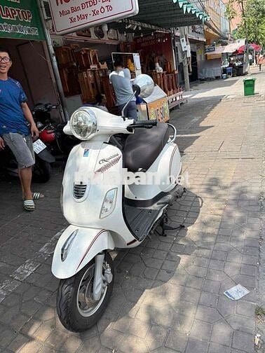 Piaggio Vespa 50 Trắng