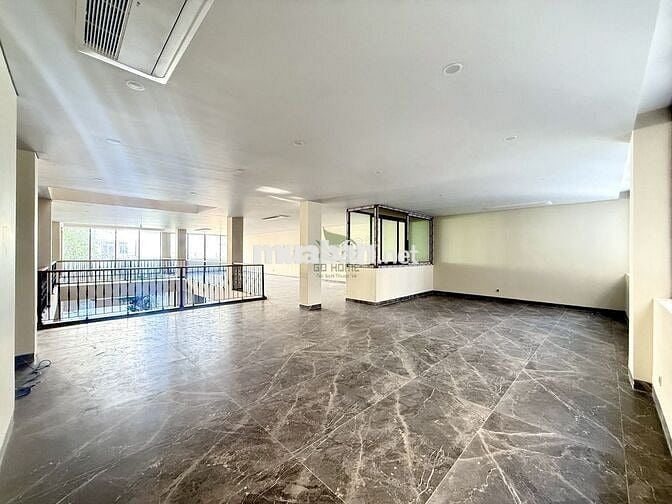 CHO THUÊ MẶT BẰNG 2 TẦNG SIÊU RỘNG 750M2 NGANG 15M GIÁ 100 TRIỆU/THÁNG
