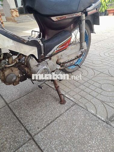 Honda Dream Đen trắng