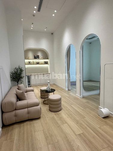 Bán Shophouse Vinhomes Park 1, 10x22m đất, đang kinh doanh
