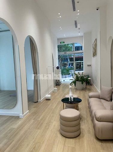 Bán Shophouse Vinhomes Park 1, 10x22m đất, đang kinh doanh