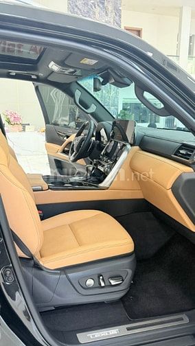 Bán Lexus LX600 Urban 7 chỗ sản xuất 2025