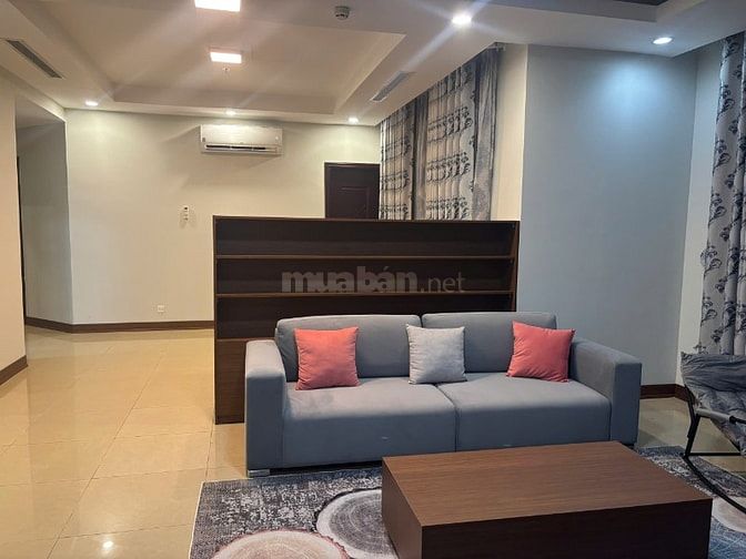 Cho thuê căn hộ R1 Royal city- 150m2, 3 PN, Nội thất mới 100%