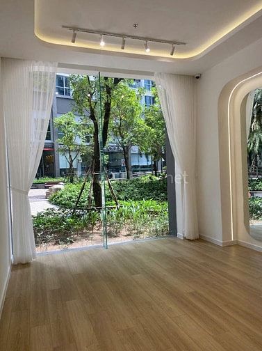 Bán Shophouse Vinhomes Park 1, 10x22m đất, đang kinh doanh