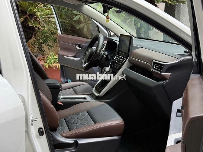 Innova Cross 2.0V 2025 - 15.922 km - Còn Giảm Lộc