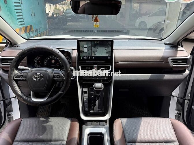 Innova Cross 2.0V 2025 - 15.922 km - Còn Giảm Lộc